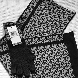 MICHAEL Michael Kors Accessories - Micheal Kors scarf&&gloves MICHAEL Michael Kors Accessories - Micheal Kors scarf&&gloves
